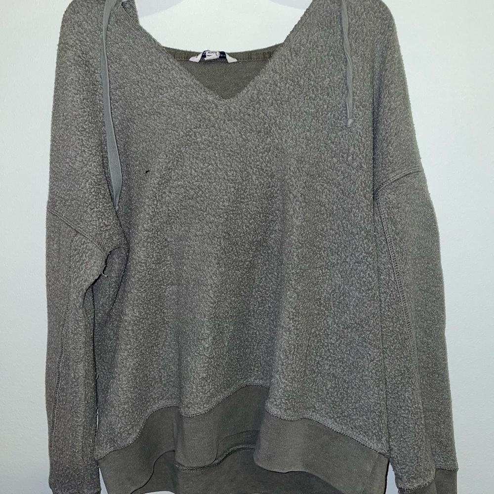 American Eagle longsleeve top! Olive green color